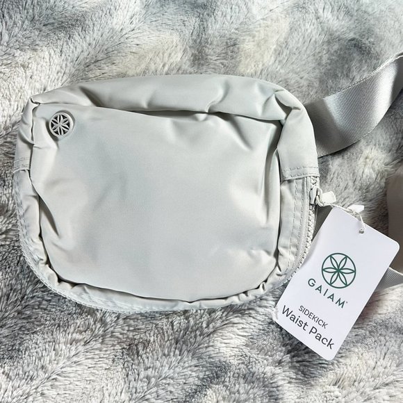 NWT GAIAM Waist Pack Sidekick FannyPack Crossbody Nylon Gray Weather Resistant - Picture 4 of 5